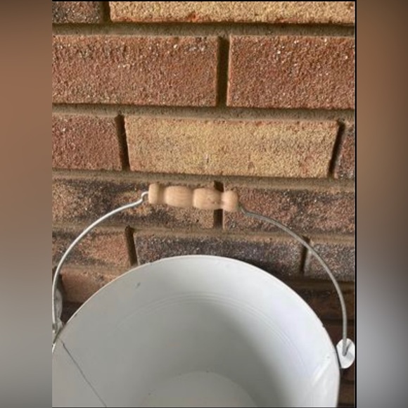 *Cream Distressed Sunflower Bucket - Picture 8 of 10